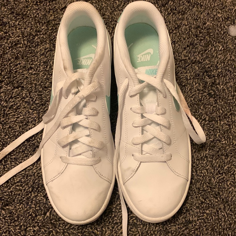 7.5 Nike shoes